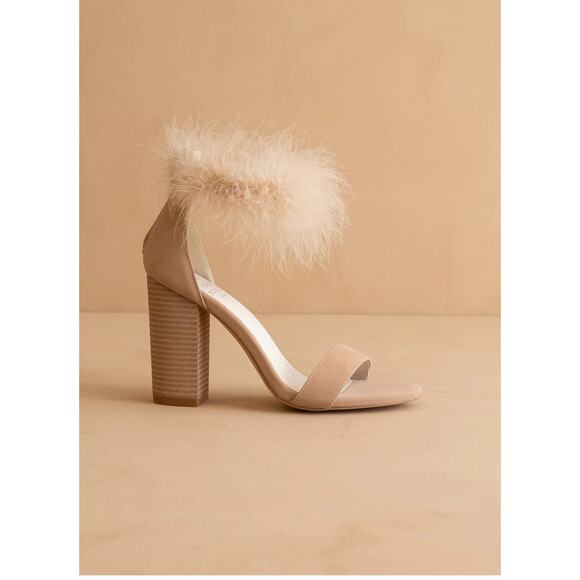 Oasis Society The Sasha Nude Faux Ostrich Feather Ankle w/ Block Heel: Sz 8.5 - Picture 1 of 7